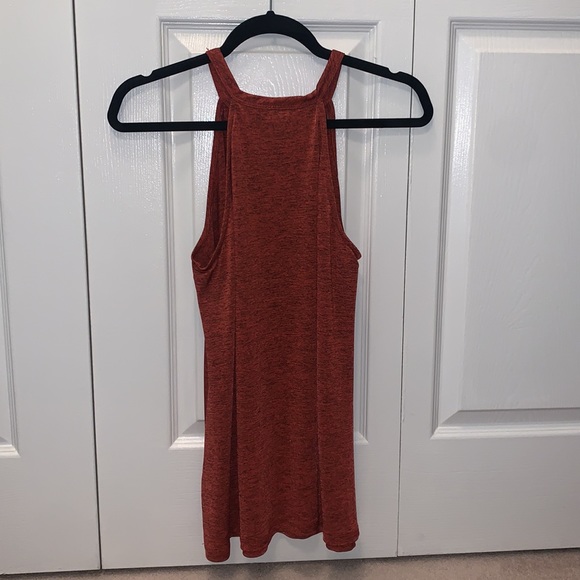 SOLD red top - Picture 3 of 6